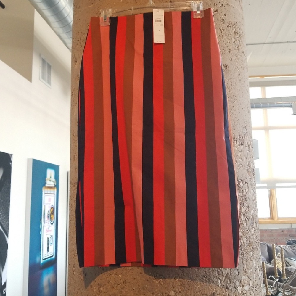 Striped a line side slit skirt